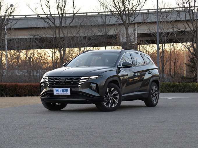 北京现代  途胜L 2.0L 左前正45度