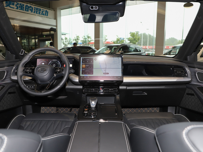 广汽传祺  双擎系列 2.0TM 混动两驱尊贵版7座