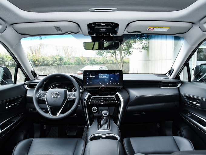 广汽丰田  2.0L 大中控全景