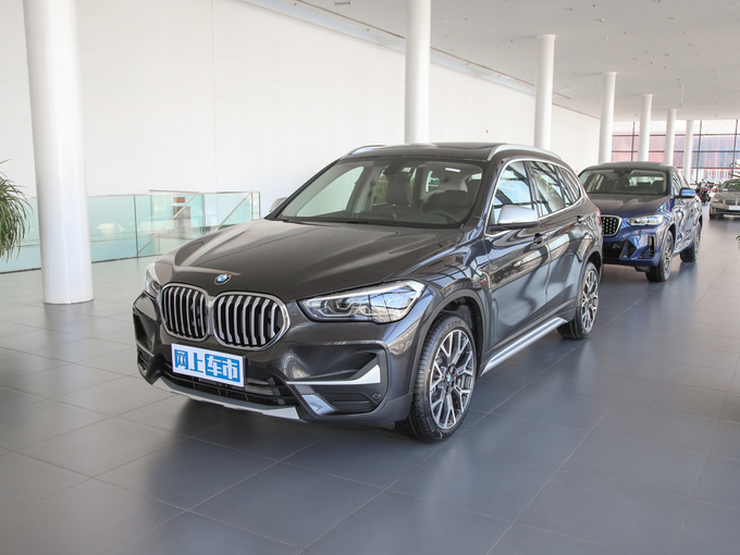 华晨宝马  xDrive25Li 右前正45度