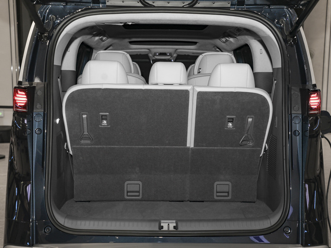 腾势汽车  DM-i 970 后备箱