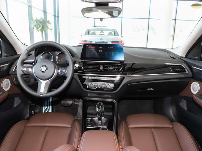 华晨宝马  120i 大中控全景