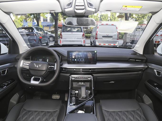 上汽通用五菱  2.0L