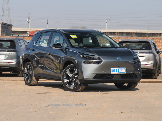 埃安  Plus 80 智享七座版