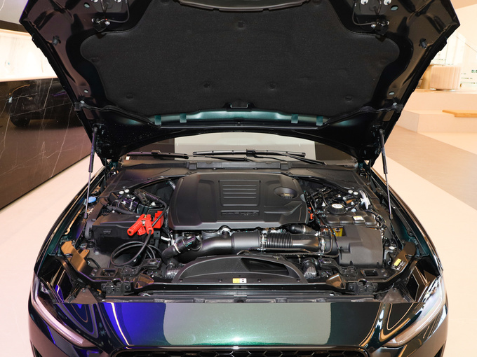 奇瑞捷豹路虎  2.0T 250PS R-DYNAMIC