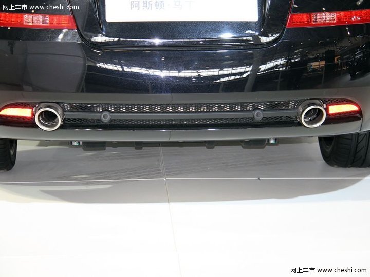 阿斯顿-马丁 DB9