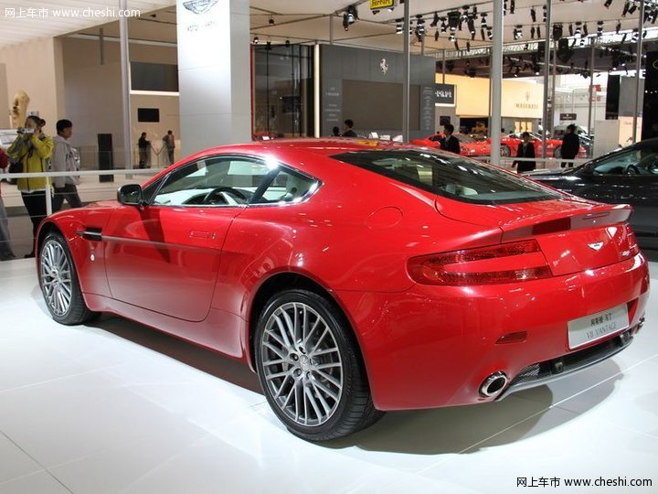 阿斯顿-马丁 V8 Vantage