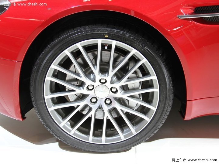 阿斯顿-马丁 V8 Vantage