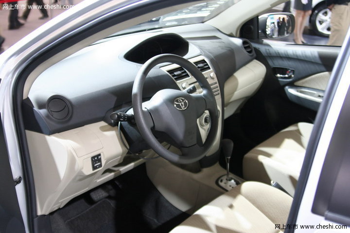 丰田 威驰 2008款 驾驶席侧 中控方向盘