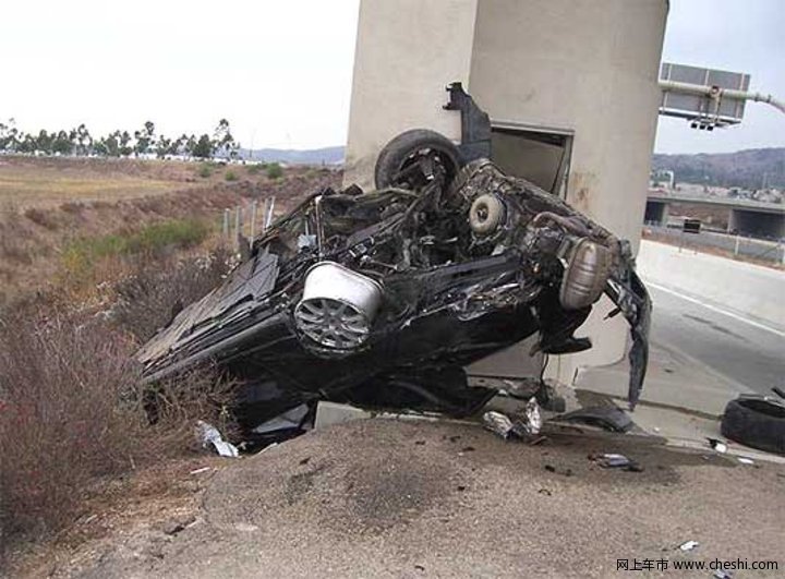 保時(shí)捷 911 車禍