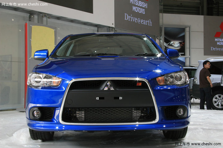 三菱EVO X两厢