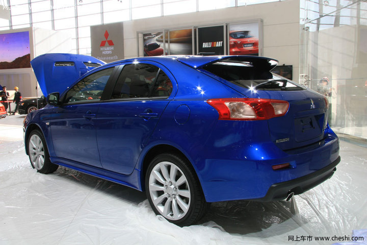 三菱EVO X两厢