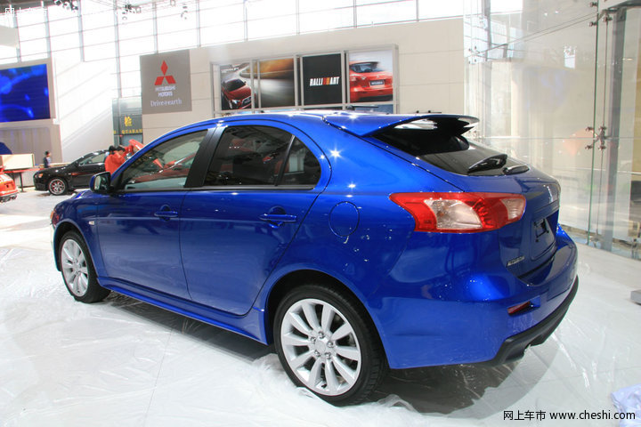 三菱EVO X两厢