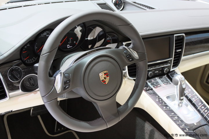 保时捷 Panamera Turbo S