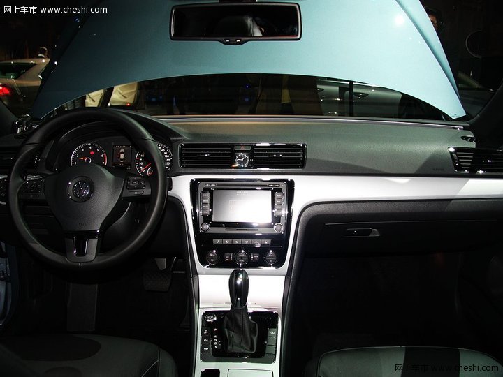 新PASSAT 2.0T 车展