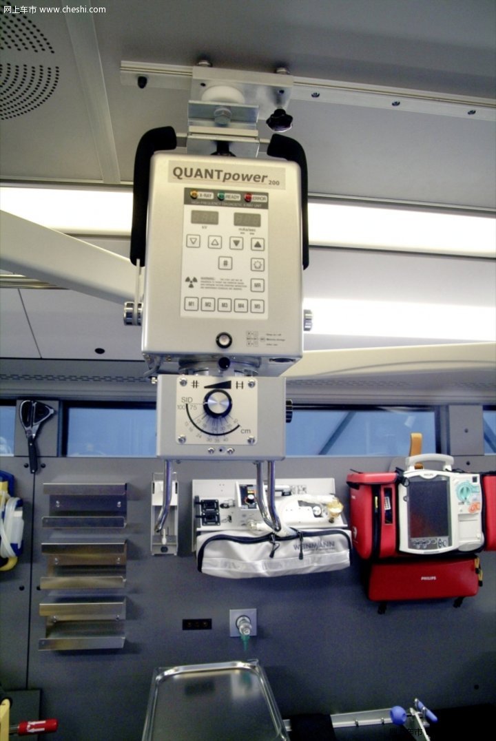 奔驰医疗车