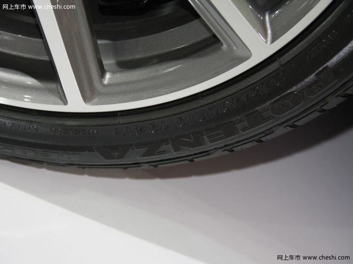 [A]-阿斯顿-马丁 V8 Vantage S 车展