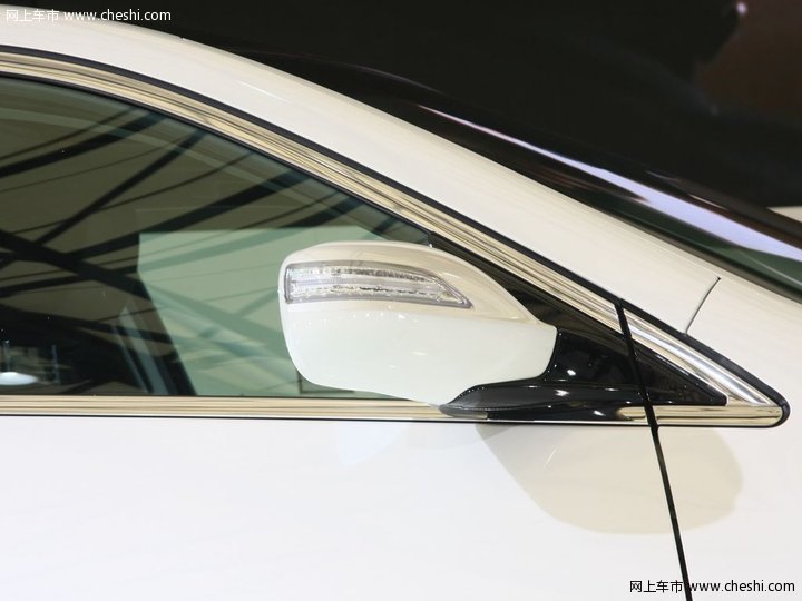 讴歌 ZDX 2011款 车展