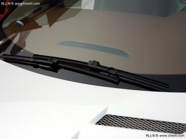 C8 AILERON