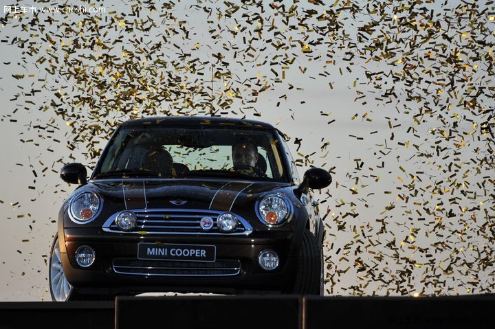 MINI 50周年庆生会