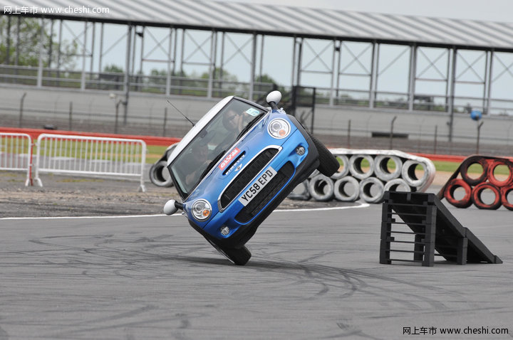 MINI 50周年庆生会