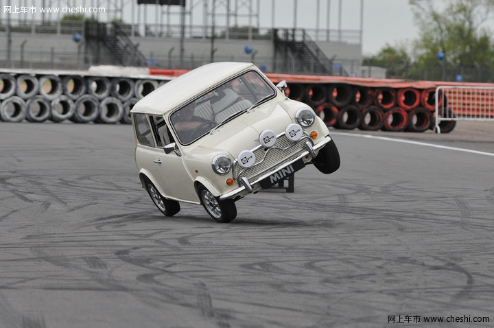 MINI 50周年庆生会