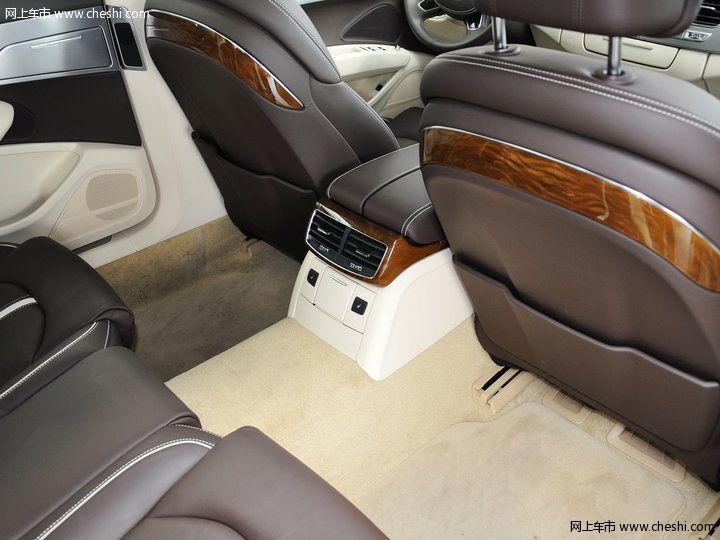 奥迪a8 30fsi 专享型 2013款车厢座椅
