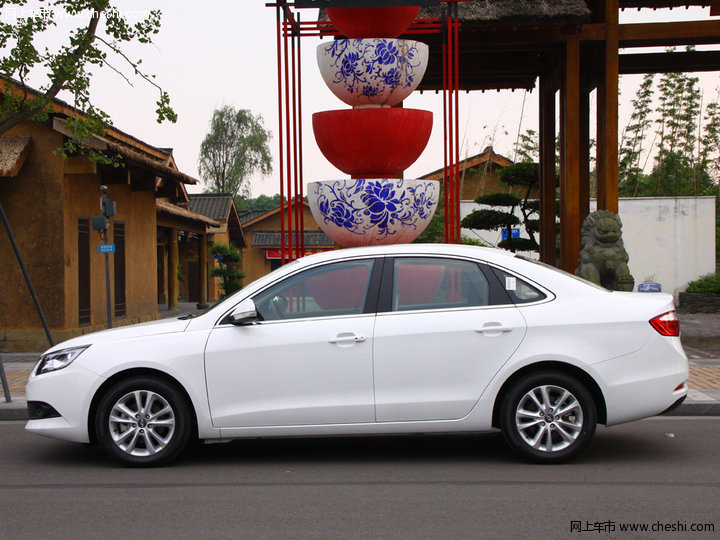 2013款 艾瑞泽7 1.6 cvt 致享版外观整体