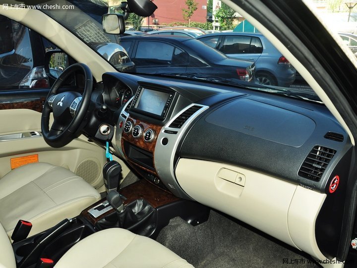 帕杰罗-劲畅中控方向盘图