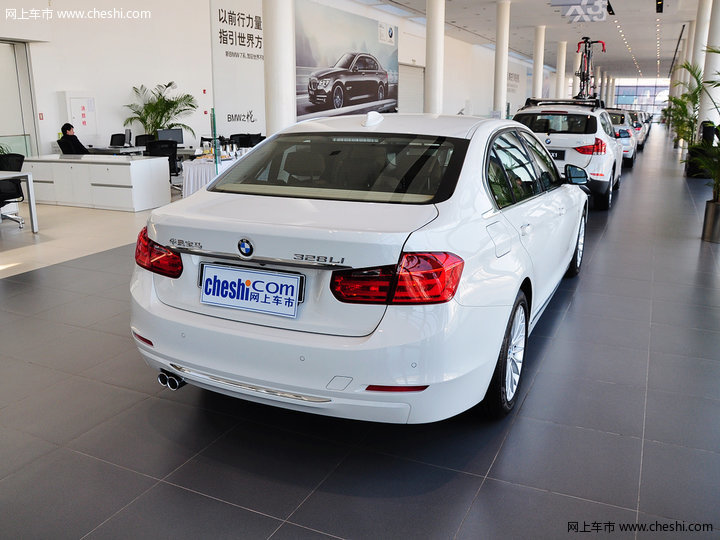 宝马3系外观图