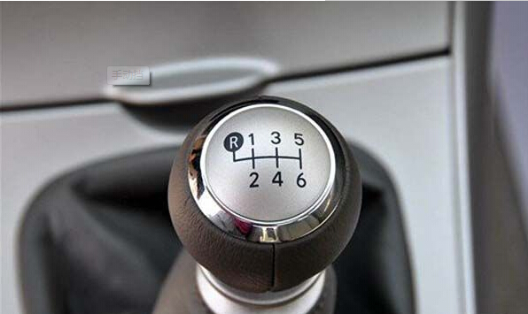 手动挡起步技巧