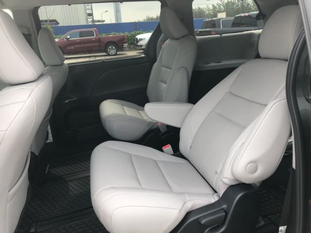 588b8b129d952baf.jpg