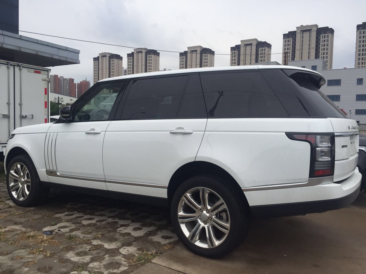 加长揽胜行政5.0T 加长路虎创世版_天津众捷新