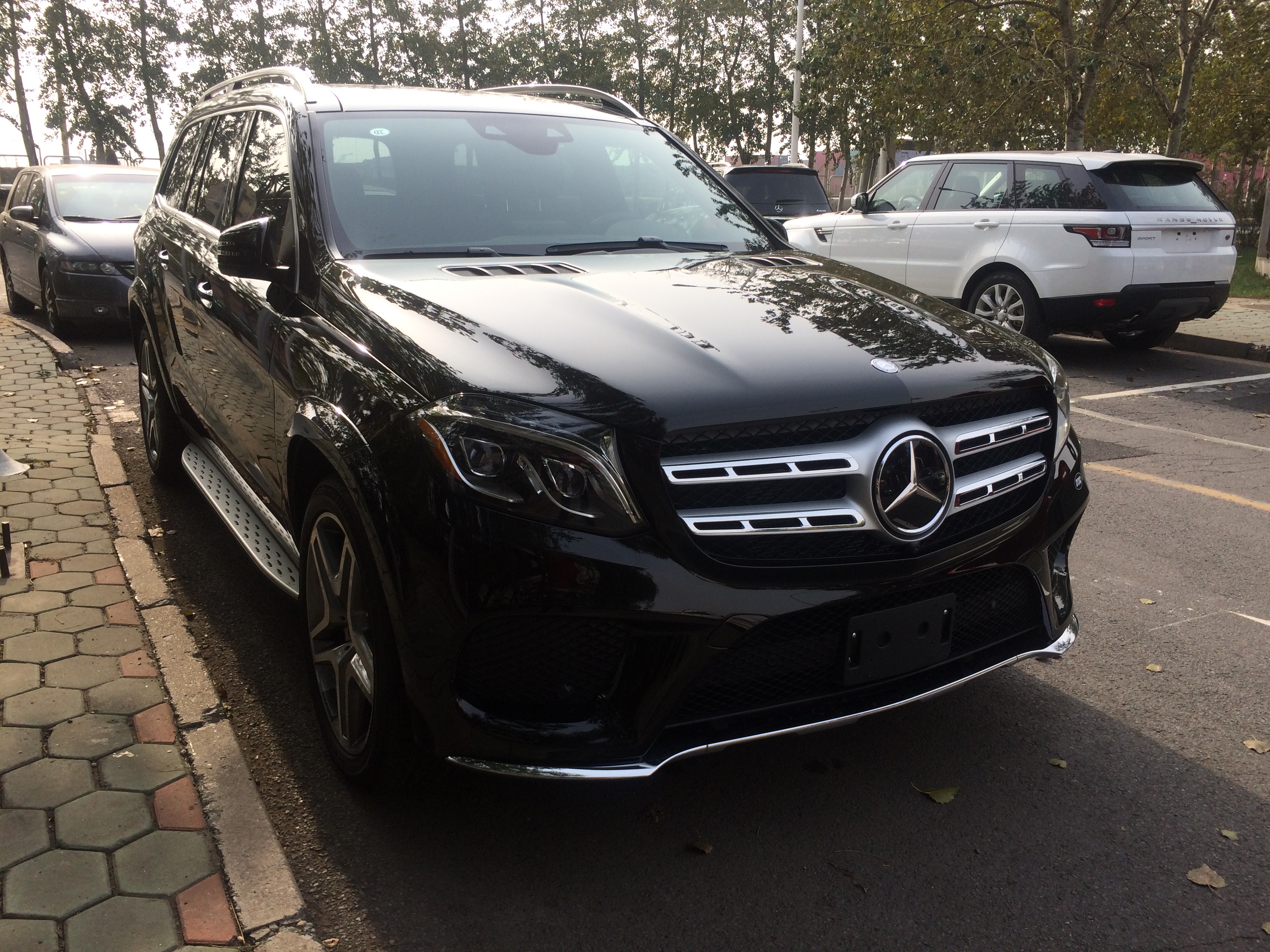 【17款奔驰GLS450配置分哪些报价多少钱?_天