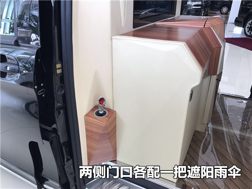 17款奔驰V260L威霆维特斯版改装豪华气