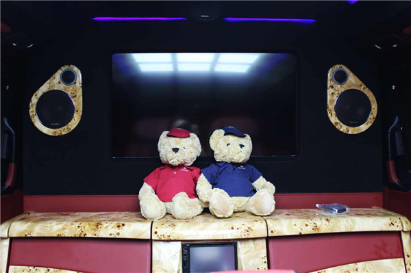 17奔驰V260L尊贵加长高顶改装特惠全城