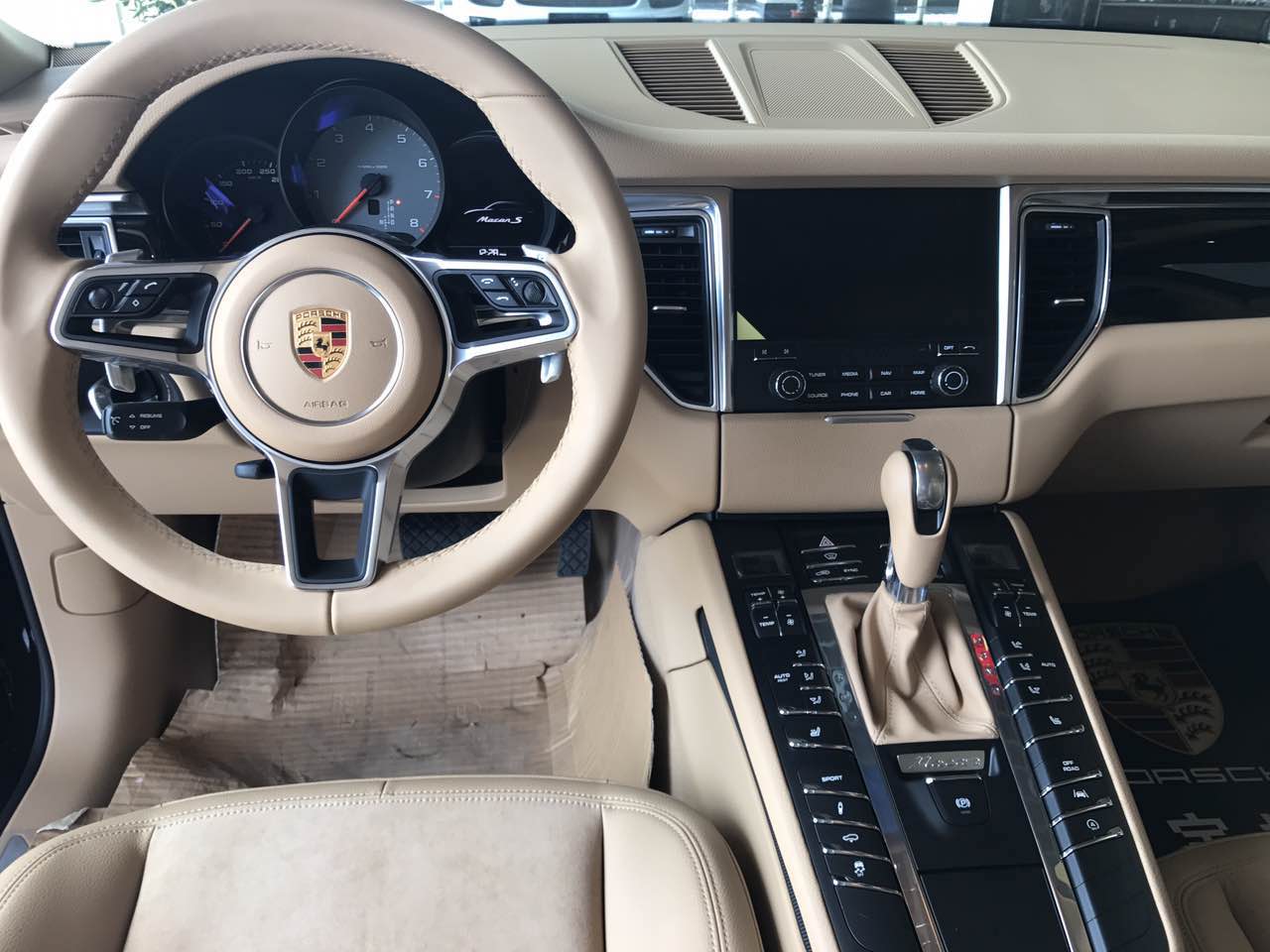 17款保时捷Macan3.0配置高中档颜色选车
