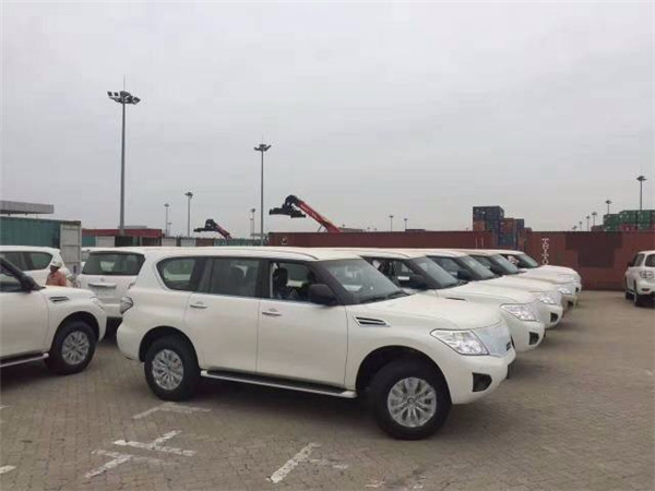 最新18款日产途乐现车店内促销最大优惠-图1