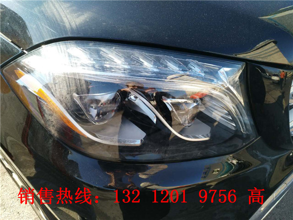 444590128e018817.jpg