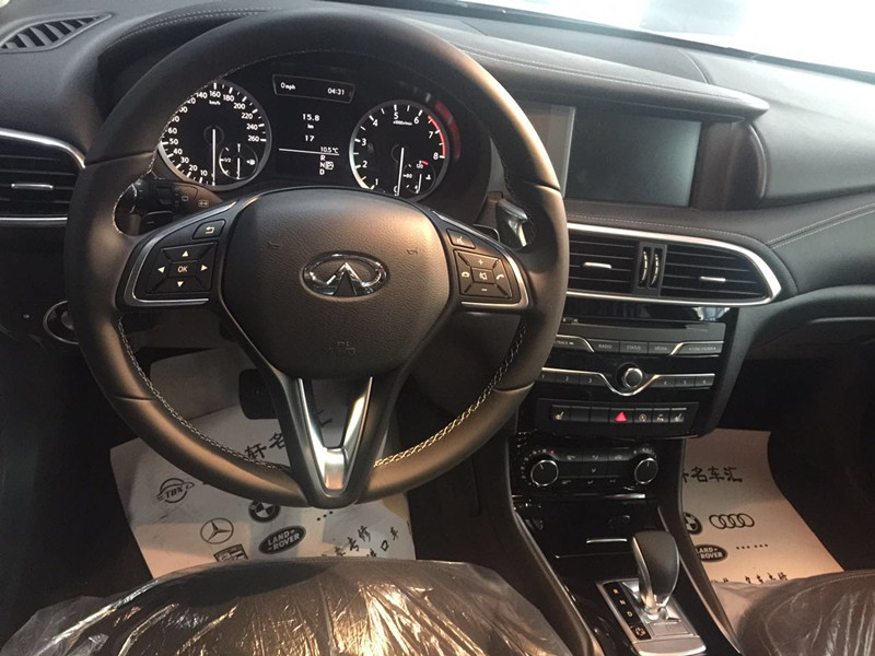 迪Qx30西安现车优惠多多_陕西天宝轩名车汇优