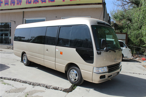 丰田考斯特18座19座设计改装娱乐办公车