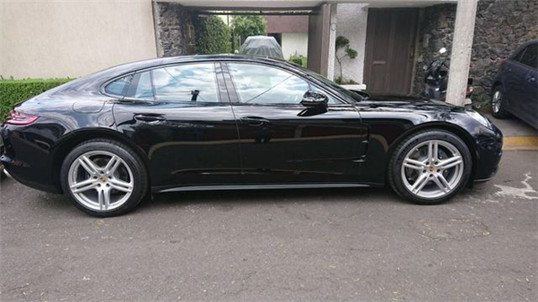 保时捷帕拉梅拉销售电话：13389982878刘经理