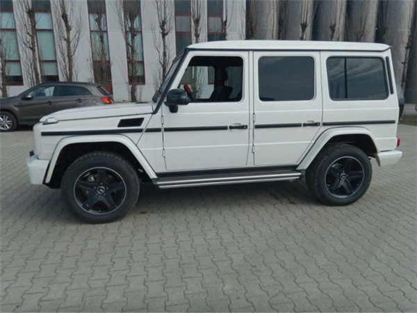 奔驰越野车 销售电话：13389982878刘经理