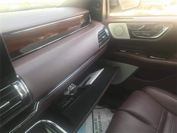 林肯领航员销售电话：13389982878刘经理