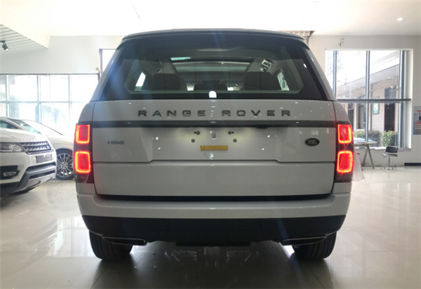 路虎揽胜行政销售电话：13389982878刘经理