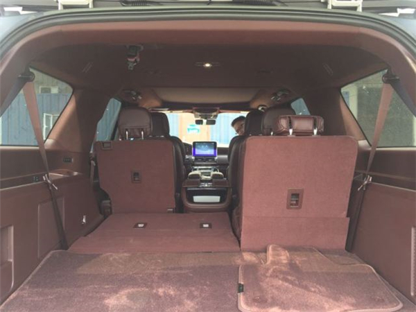 林肯领航员销售电话：13389982878刘经理