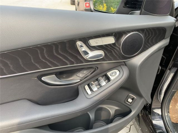 奔驰GLC300销售电话:13389982878刘经理 奔驰GLC300销售电话:13389982878刘经理