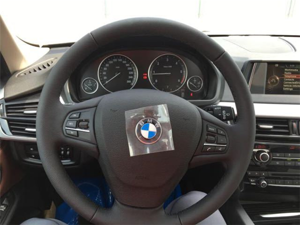 宝马X5柴油版销售电话：13389982878刘经理