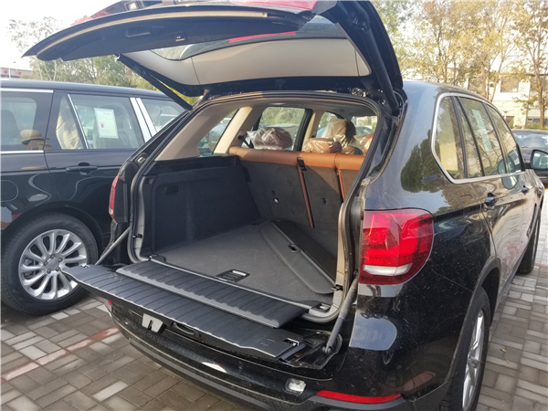 宝马X5销售电话：13389982878刘经理