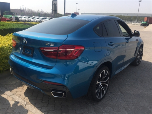 宝马X6销售电话：13389982878刘经理